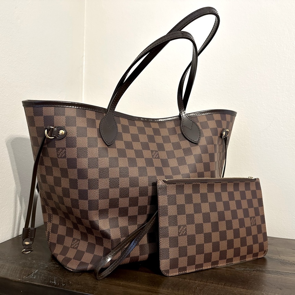 Louis Vuitton Neverfull MM tote